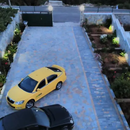 Ξενοδοχείο Dhori House *