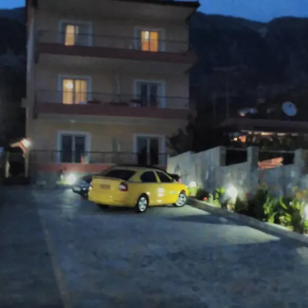 Dhori House Hotel *